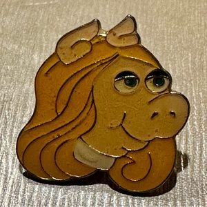 Vintage Miss Piggy Enamel Stud Pin/Brooch
